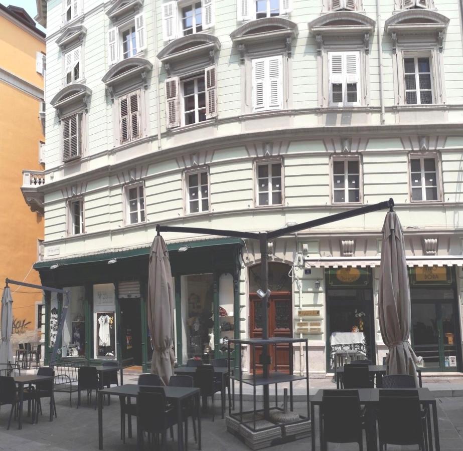 Апартаменты Pogri House Unita Триест Экстерьер фото
